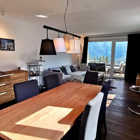 Wunderschoene Mitten In *